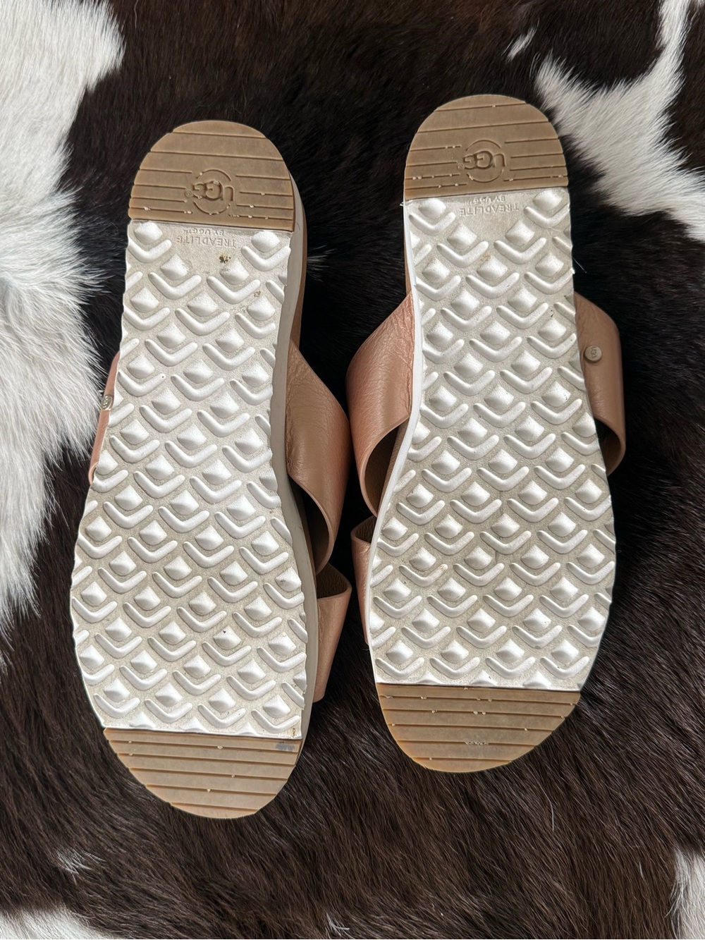 UGG Women’s Rose Gold Crisscross Slide Sandals - Picture 2 of 4